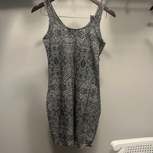 Black and white geometric girls dress